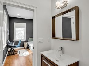 405 Parker St 405, Newton MA 02459