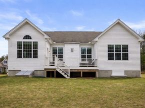 40 Ridgewood Dr 40, Stow MA 01775