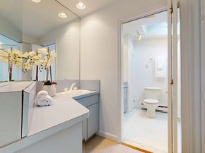 125 Oakdale Rd, Newton MA 02461