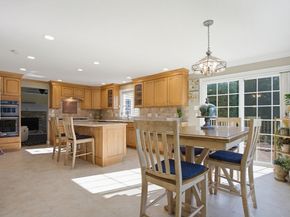 17 Stoneybrook Rd, Grafton MA 01536