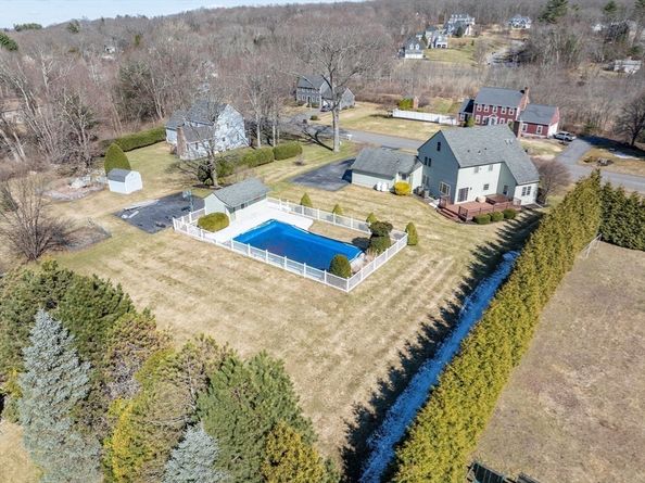 17 Stoneybrook Rd, Grafton MA 01536