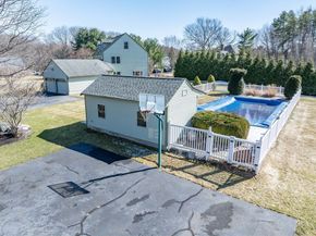 17 Stoneybrook Rd, Grafton MA 01536