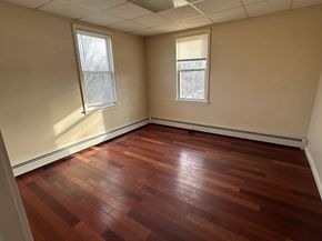 7 Wingate St, Shrewsbury MA 01545