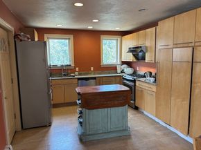 7 Wingate St, Shrewsbury MA 01545
