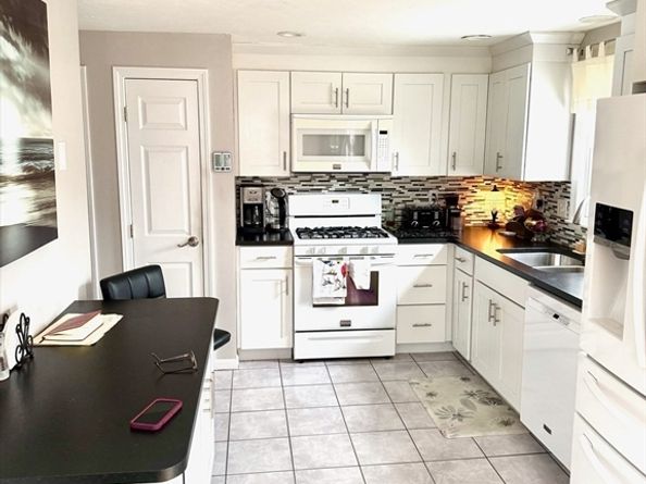 57 Stafford St F, Plymouth MA 02360