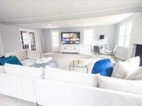 40 Neal St, Walpole MA 02081