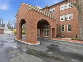83 Church Street 15, Winchester MA 01890