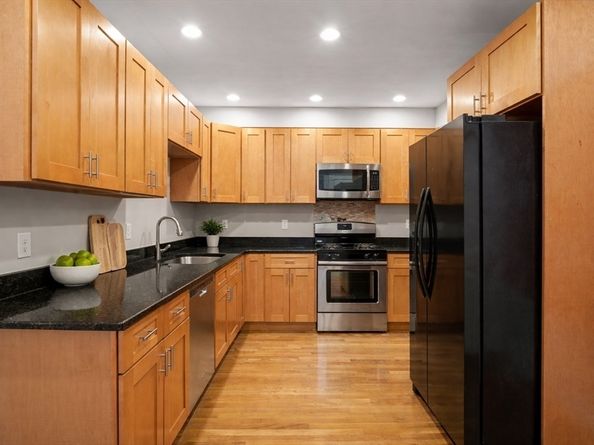 7 Chadwick St, Worcester MA 01605