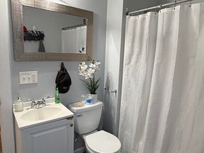 70 Vale St, Worcester MA 01604