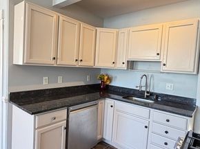 70 Vale St, Worcester MA 01604