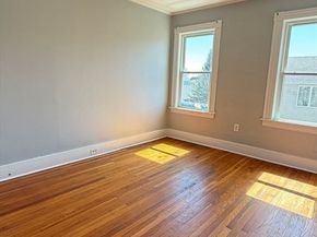 70 Vale St, Worcester MA 01604