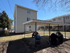 70 Vale St, Worcester MA 01604