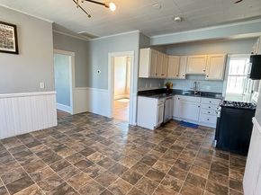 70 Vale St, Worcester MA 01604