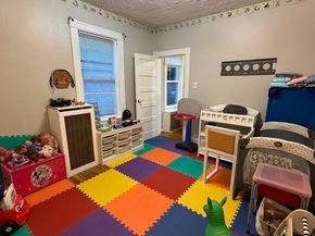70 Vale St, Worcester MA 01604