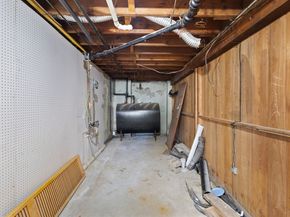 4 Crestwood Rd, Paxton MA 01612