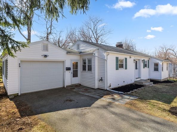 4 Crestwood Rd, Paxton MA 01612