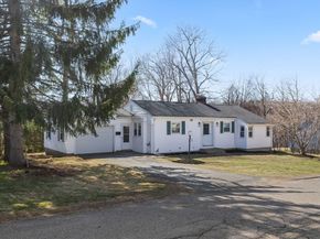4 Crestwood Rd, Paxton MA 01612