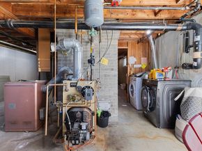 4 Crestwood Rd, Paxton MA 01612