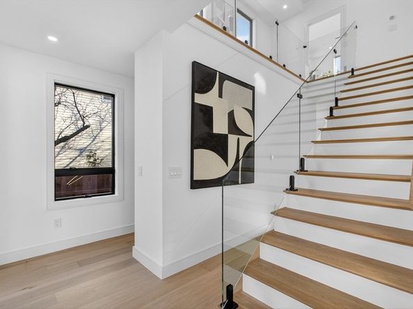 24 Newell St, Cambridge MA 02140
