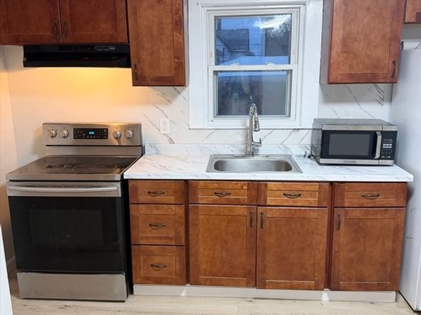 216 Crest Ave, Revere MA 02151