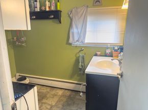 93 Greenwood St, Gardner MA 01440