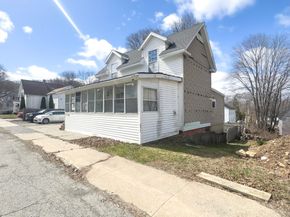 93 Greenwood St, Gardner MA 01440