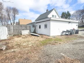 93 Greenwood St, Gardner MA 01440