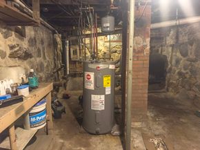 93 Greenwood St, Gardner MA 01440