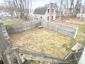 93 Greenwood St, Gardner MA 01440