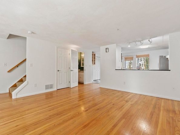 111 Brigham St 11B, Hudson MA 01749
