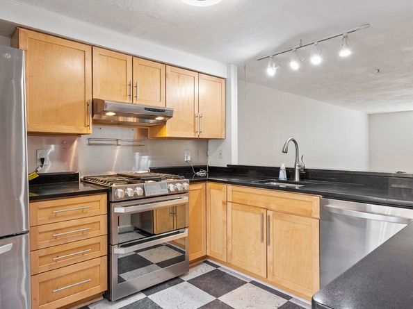 111 Brigham St 11B, Hudson MA 01749