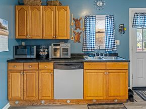 19 Chapel St, Warren MA 01092