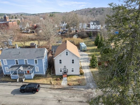 19 Chapel St, Warren MA 01092