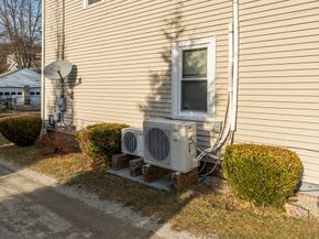 19 Chapel St, Warren MA 01092