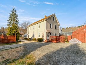 19 Chapel St, Warren MA 01092