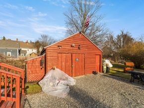 19 Chapel St, Warren MA 01092