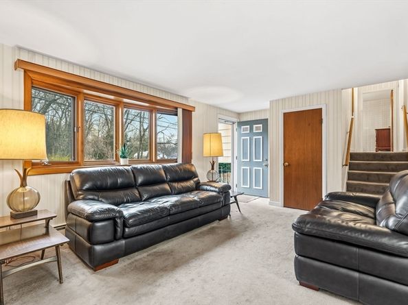 13 Crowley Rd, Burlington MA 01803