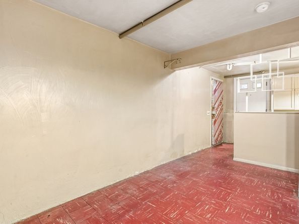 13 Crowley Rd, Burlington MA 01803