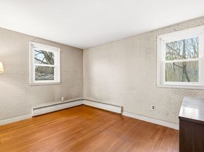 13 Crowley Rd, Burlington MA 01803