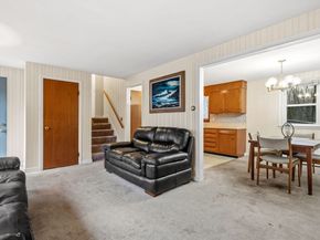 13 Crowley Rd, Burlington MA 01803