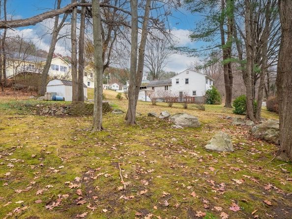 13 Crowley Rd, Burlington MA 01803