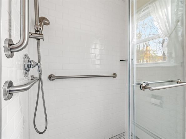 13 Crowley Rd, Burlington MA 01803