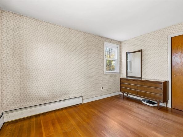 13 Crowley Rd, Burlington MA 01803