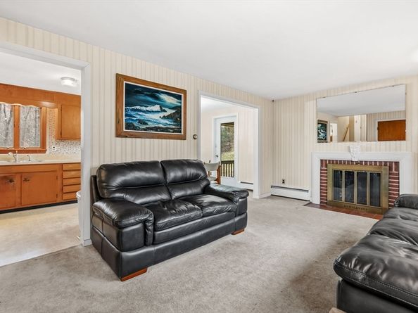 13 Crowley Rd, Burlington MA 01803