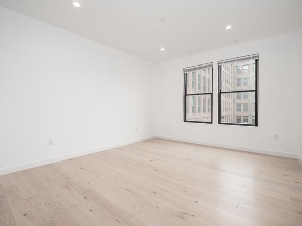 340 West 2nd Street 19, Boston MA 02127