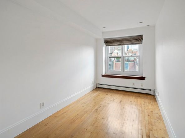319 Marlborough St 5, Boston MA 02116