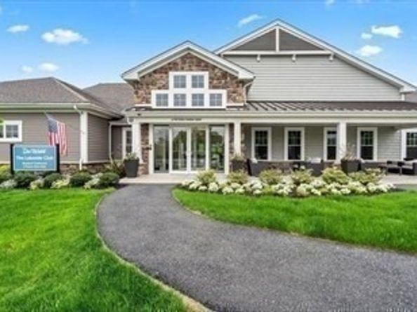 3 Peters Farm Way 210, Westborough MA 01581