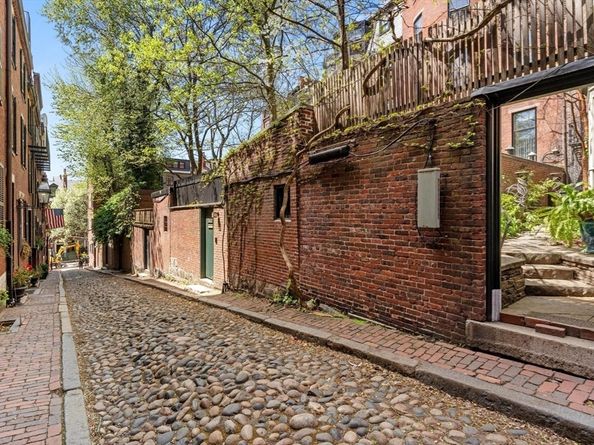 90 Mount Vernon St, Boston MA 02108