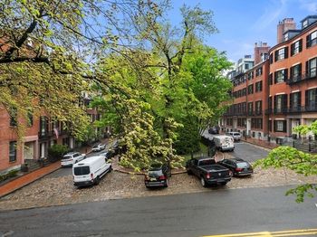 90 Mount Vernon St