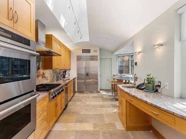 90 Mount Vernon St, Boston MA 02108